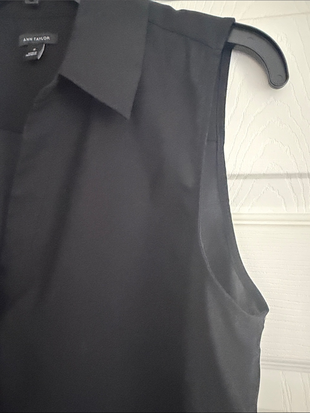 Ann Taylor Black Sleeveless Button-Front Collared Blouse - Picture 6 of 12